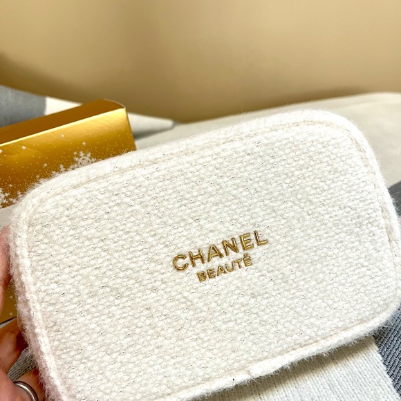 Chanel Moisture To-Go Essentials Set 2024 Holiday Gift Set - Picture 5 of 7